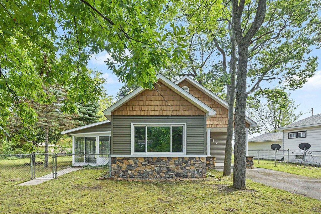 1237 Clinch, Traverse City