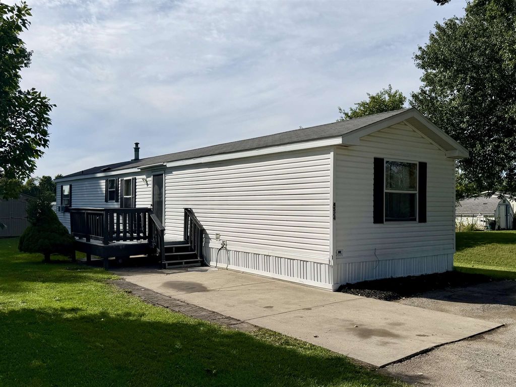 4524 Goldenrod Dr, Traverse City
