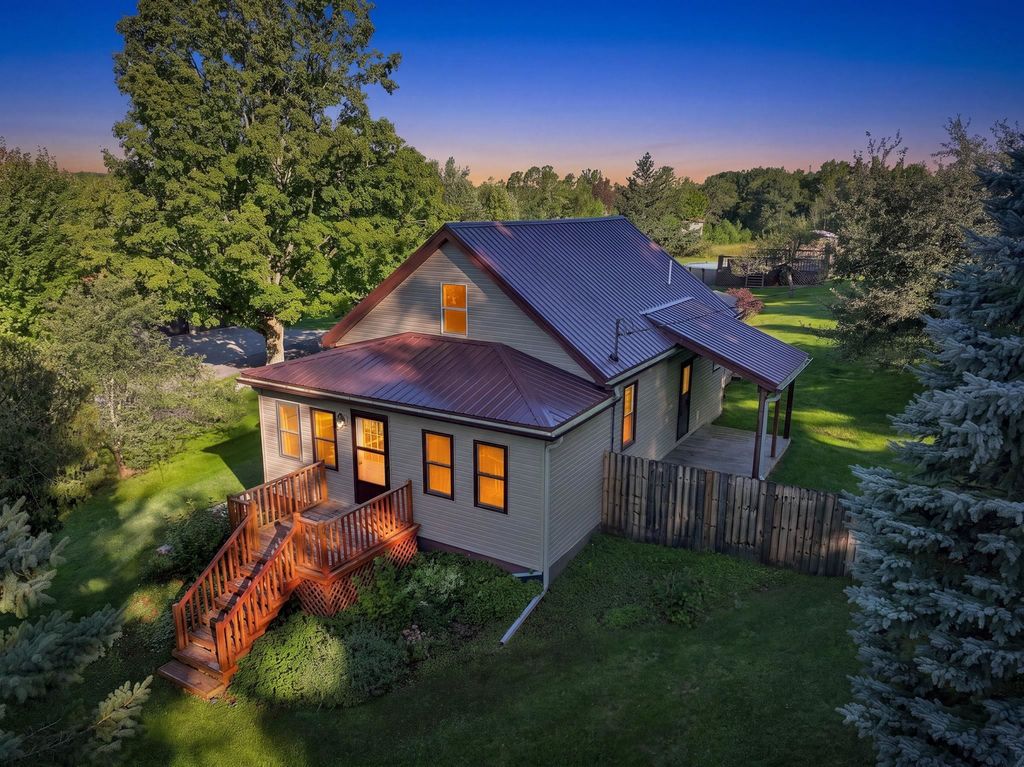 14398 15 Mile, LeRoy