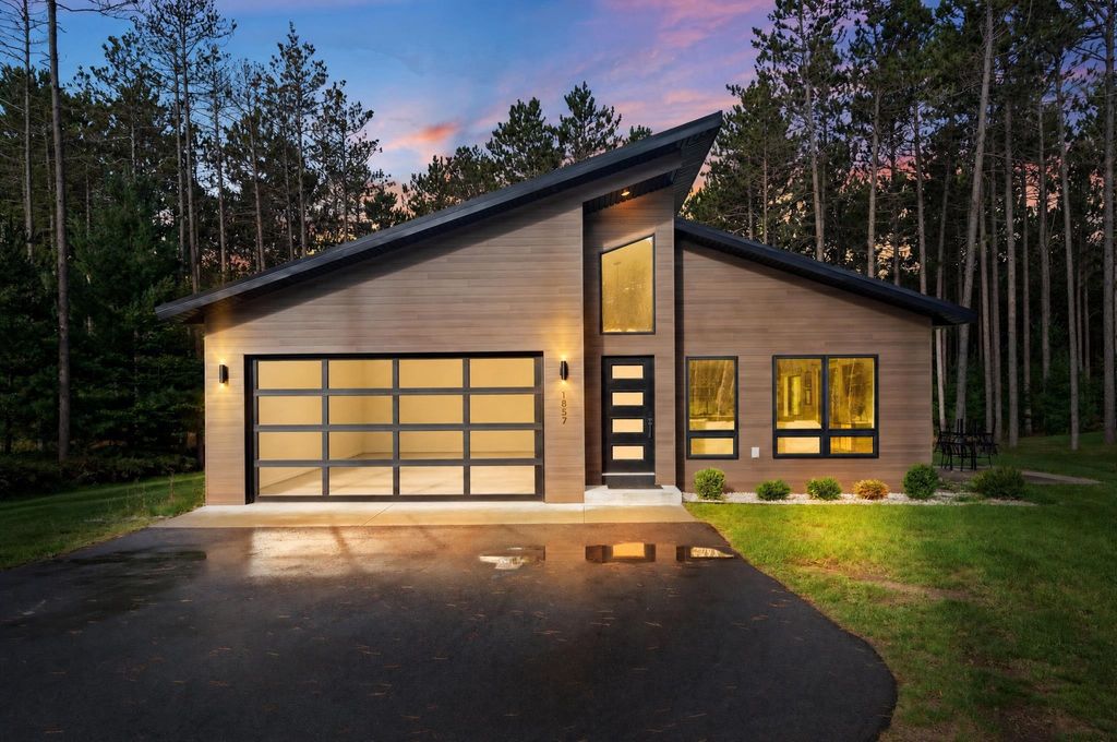 1857 Cascade, Traverse City