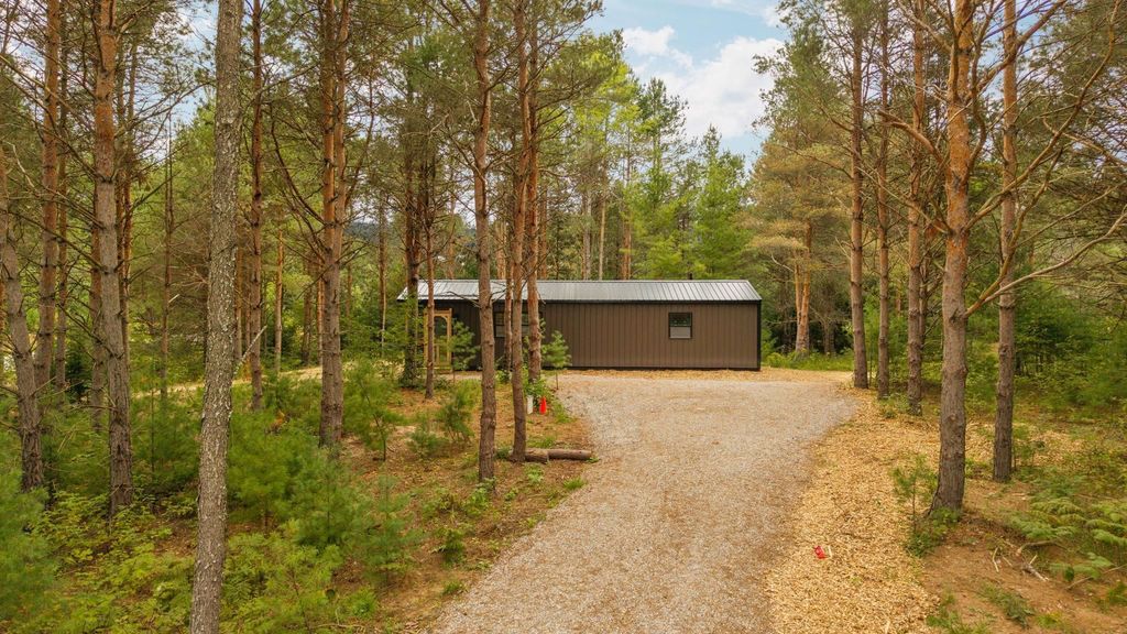 9957 Sw Creighton Rd, Fife Lake