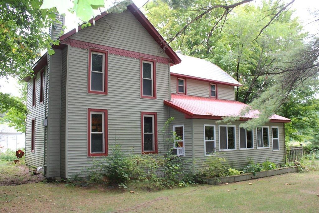 3989 Se Tyler, Kalkaska