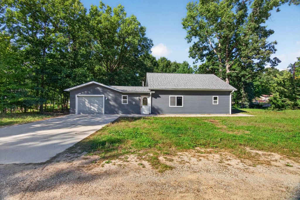 9722 Fourth, Interlochen