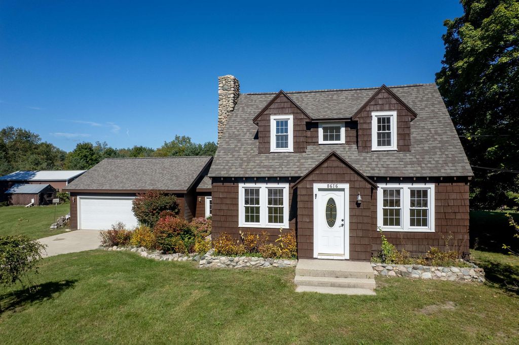 8616 Cedar Run, Traverse City
