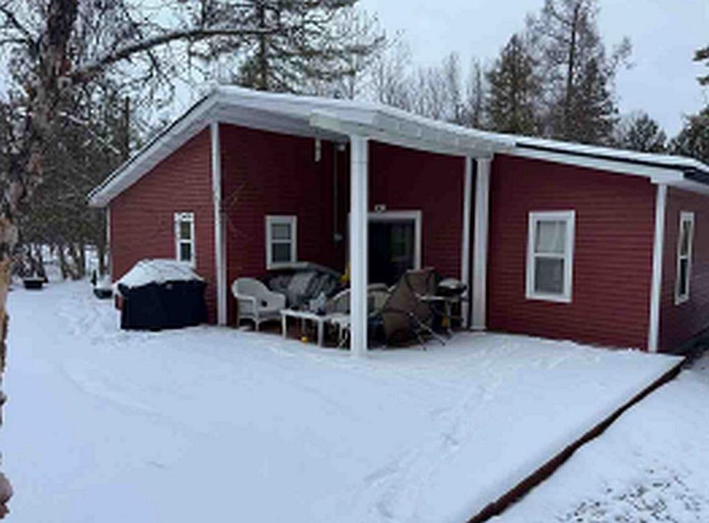9880 Perrins Landing, Traverse City