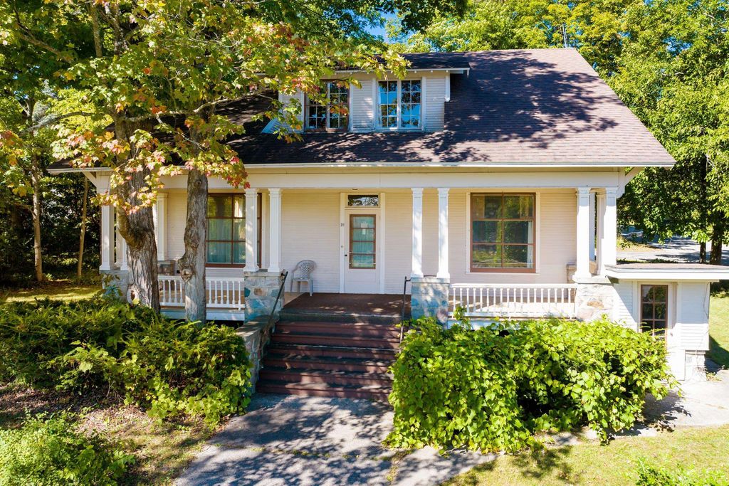 311 N Saint Marys, Suttons Bay