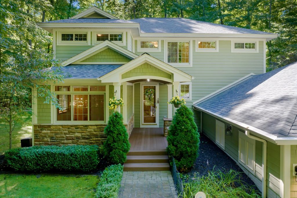1299 Cedar Dr, Traverse City