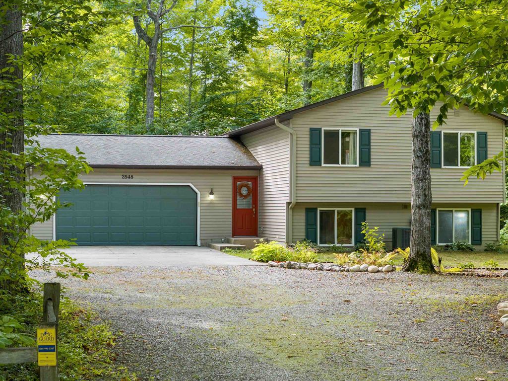 2548 E Birch, Cedar