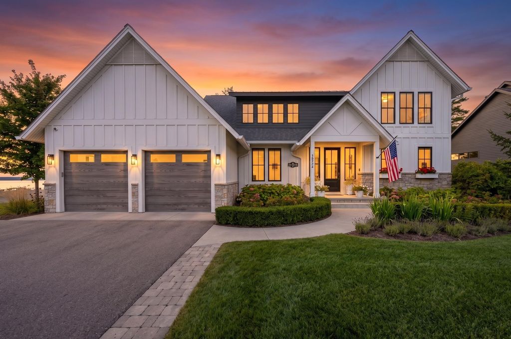 15724 Shoreline, Traverse City