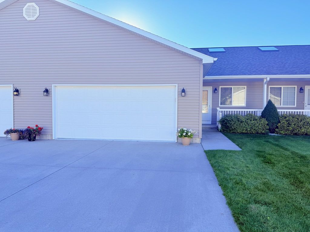 2816 Meadowwood, Mount Pleasant