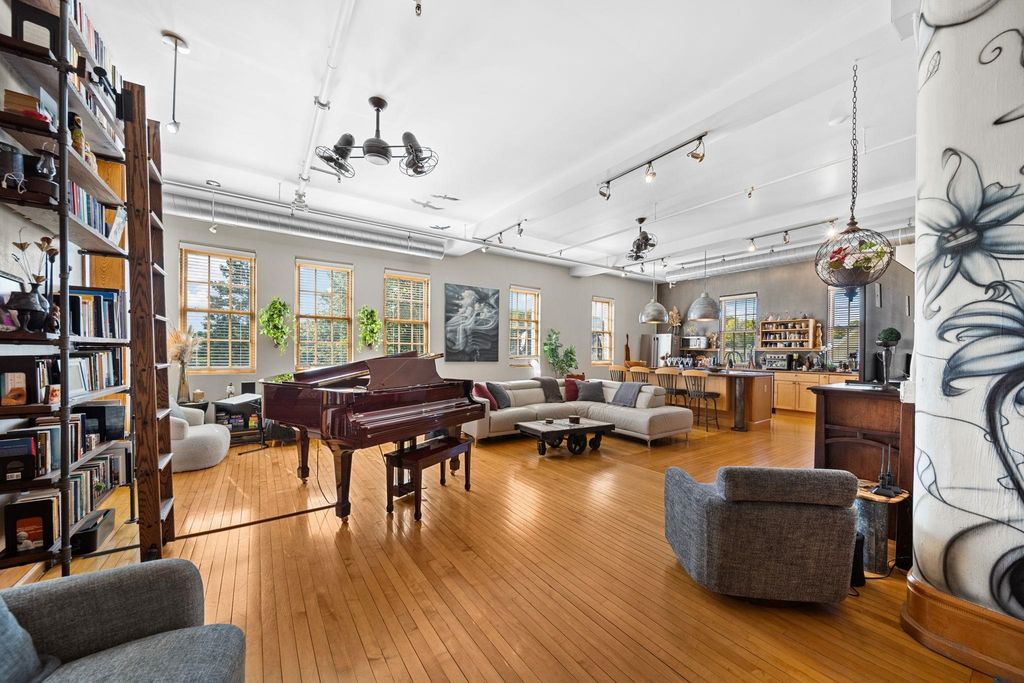 830-301 Cottageview, Traverse City