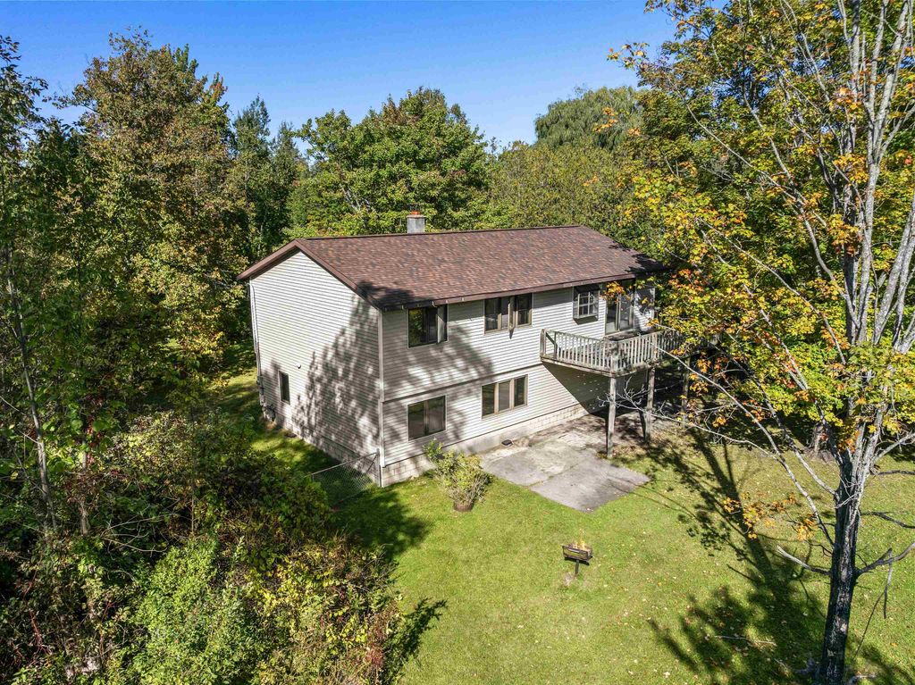 4477 Mollineaux, Frankfort
