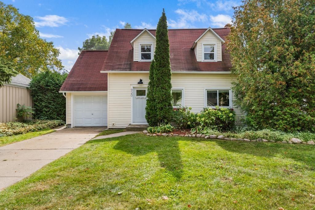 920 Michigan, Petoskey