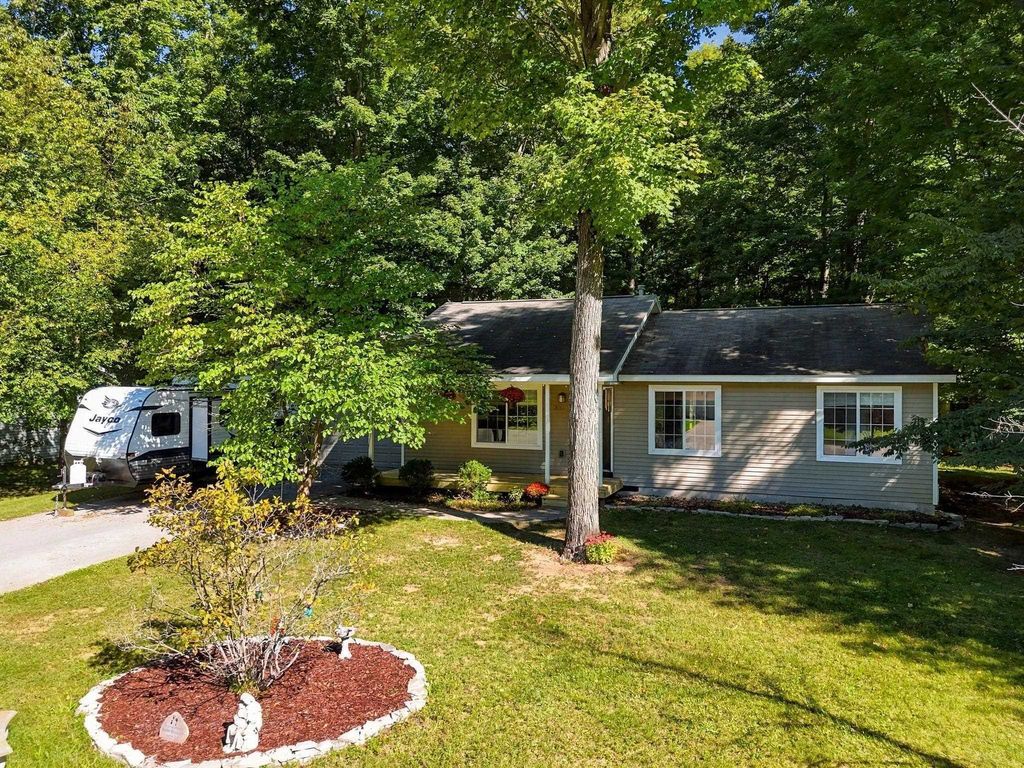 2263 Woodcock Ln, Traverse City