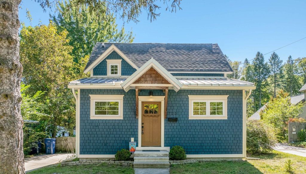 723 Seventh, Traverse City