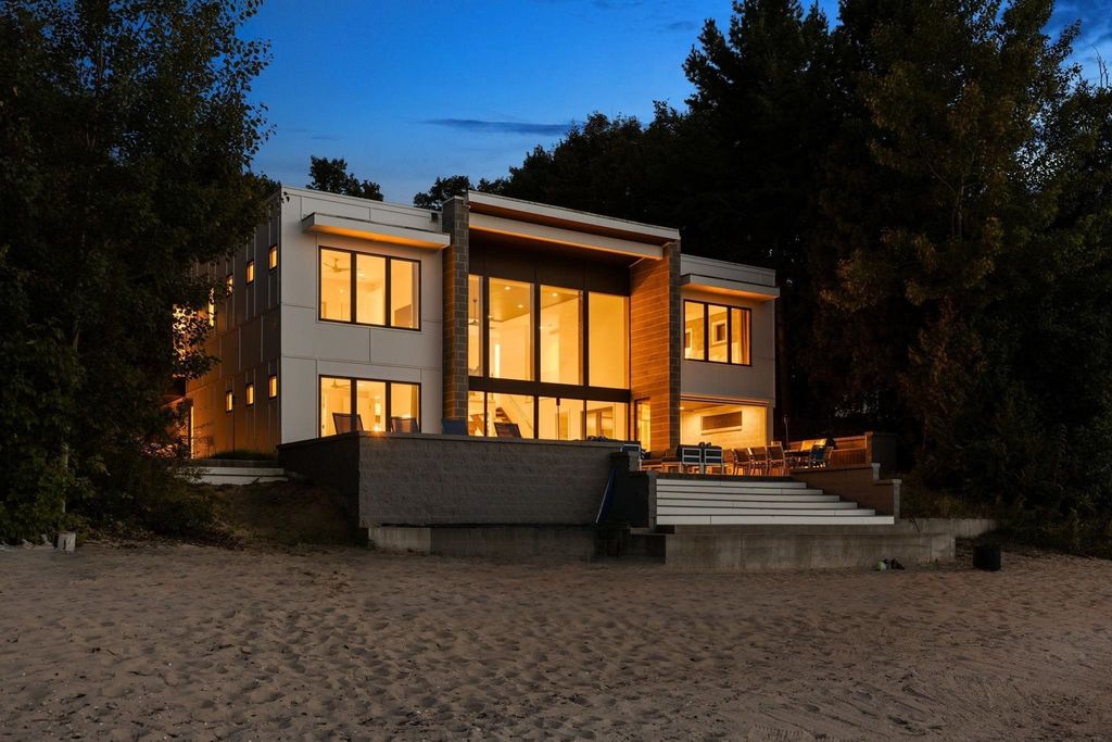 8871 Birchview, Traverse City
