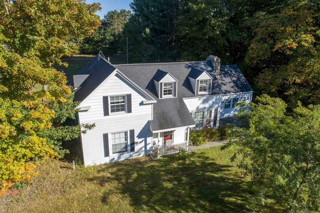 3018 N Us-31, Kewadin