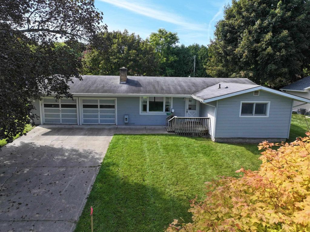 623 Sheridan, Traverse City