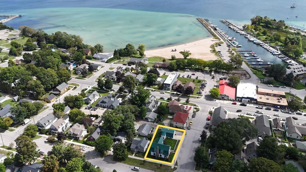 118 W Adams, Suttons Bay