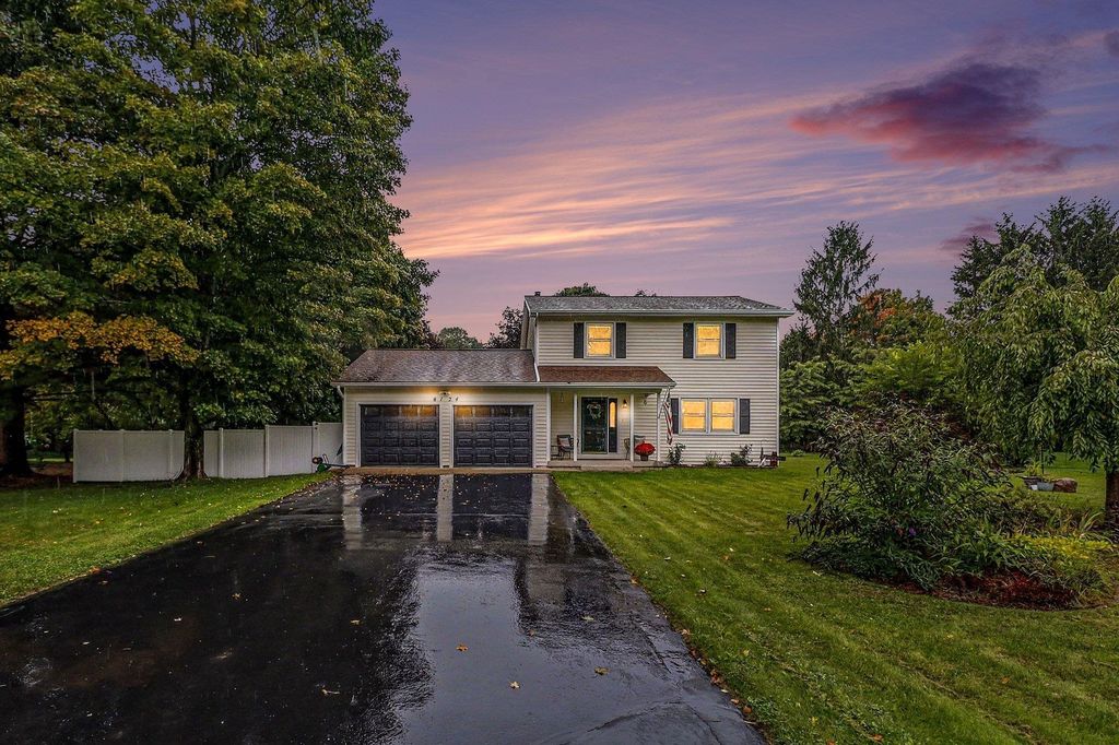 8124 S Shoreside, Traverse City