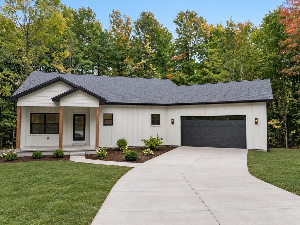 8245 E Boca Vista Trl, Traverse City