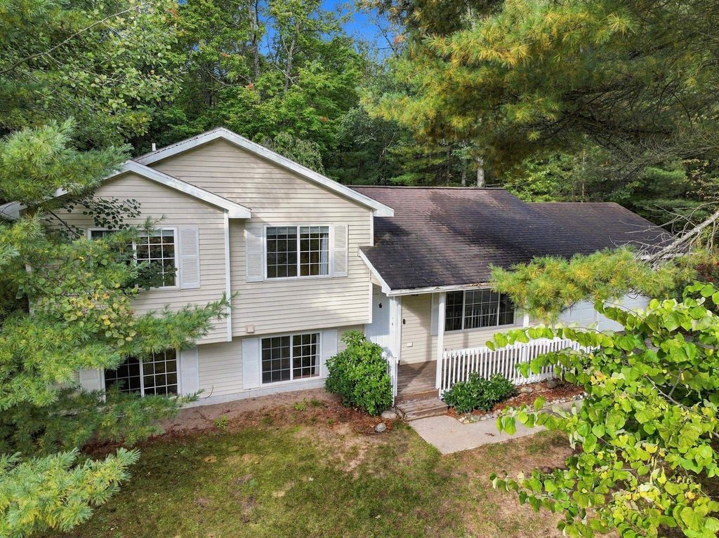 1743 Green Oak, Interlochen