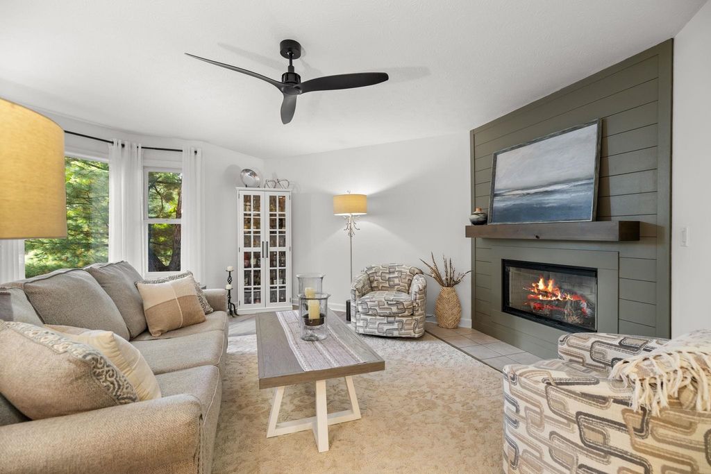 4114 Sherwood Forest Dr, Traverse City