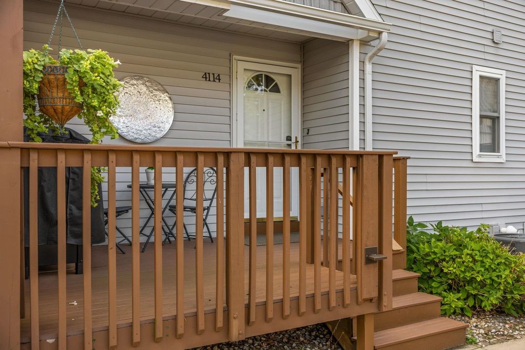 4114 Sherwood Forest Dr, Traverse City