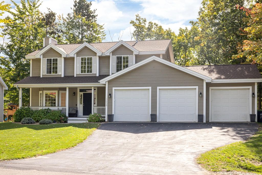 3658 Oxford, Traverse City