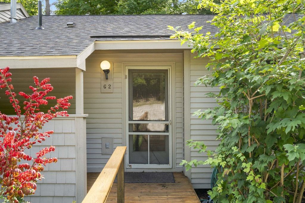 11255 E Fort, Suttons Bay