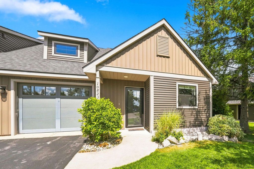 10823 E Grandview, Traverse City