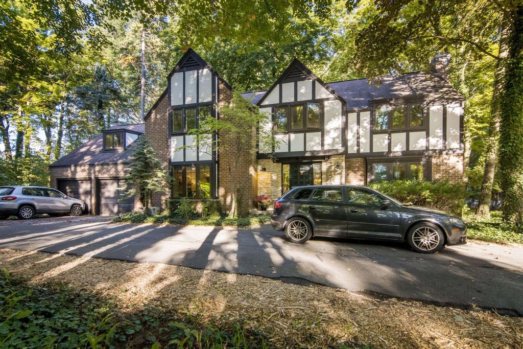 1302 Peninsula, Traverse City