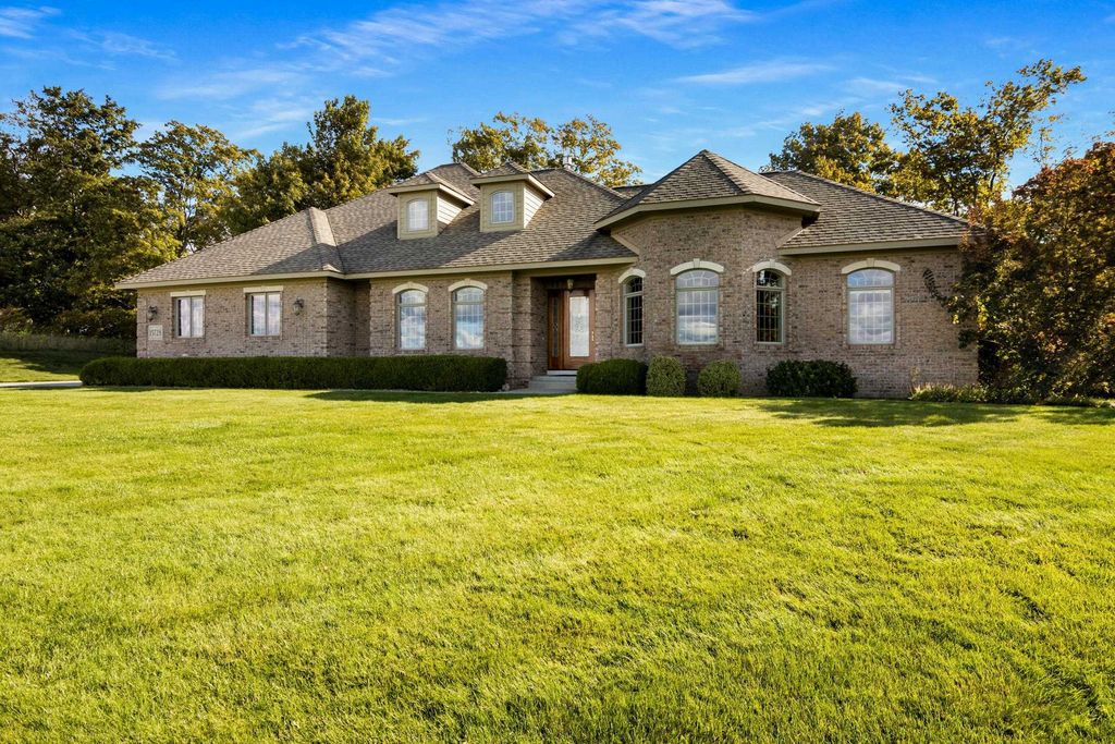 15728 Merlot, Traverse City