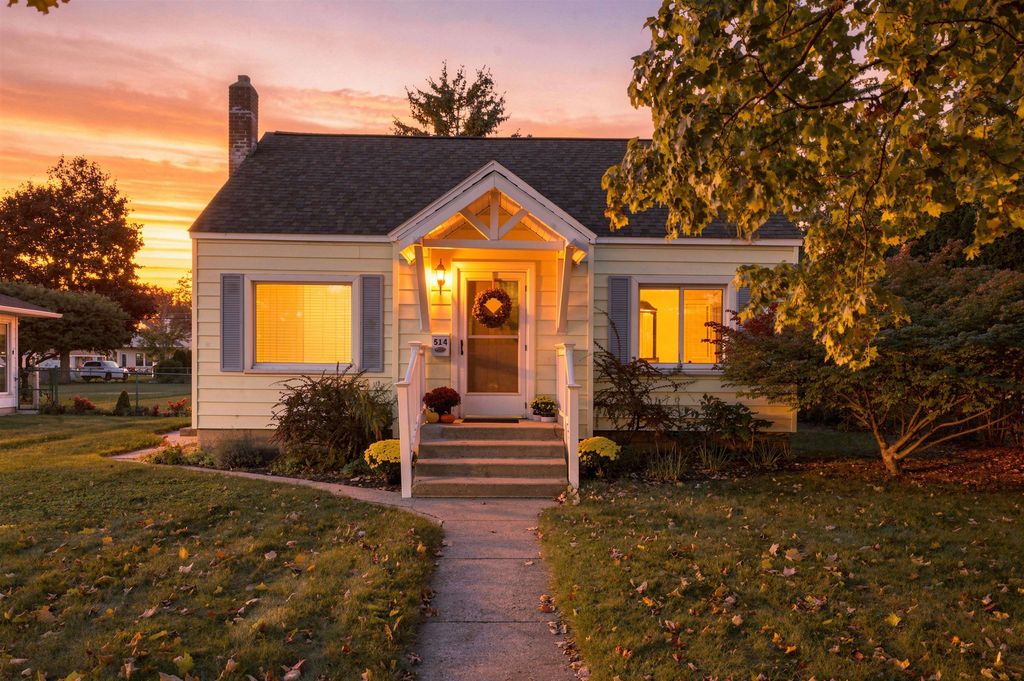514 W Thirteenth St, Traverse City