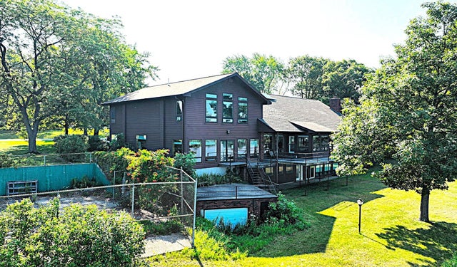 1084 Clubhouse, Sherman township