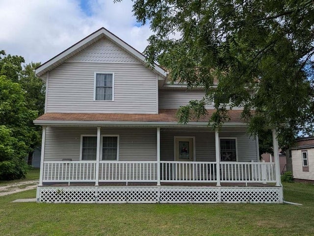 811 E Center, Ithaca city