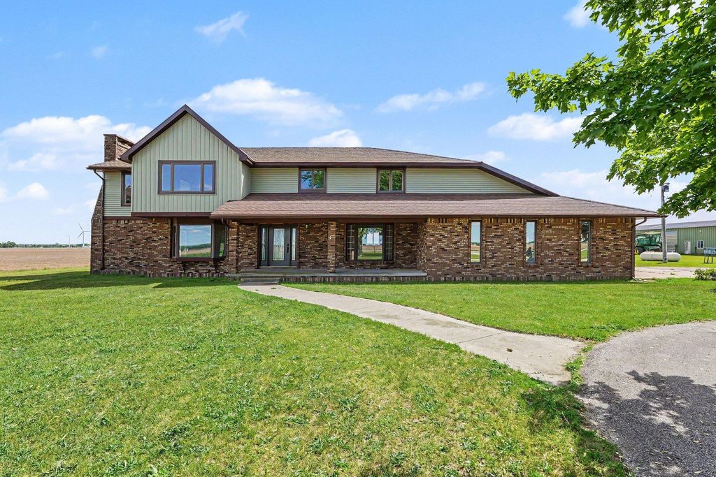 6386 E Washington, Hamilton township