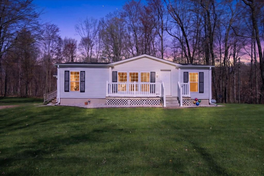 4537 N Caris, Ferris township