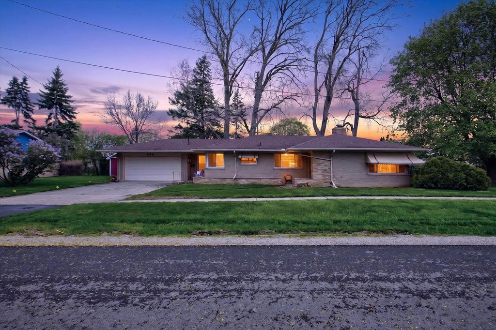 636 Rustic, Carrollton township
