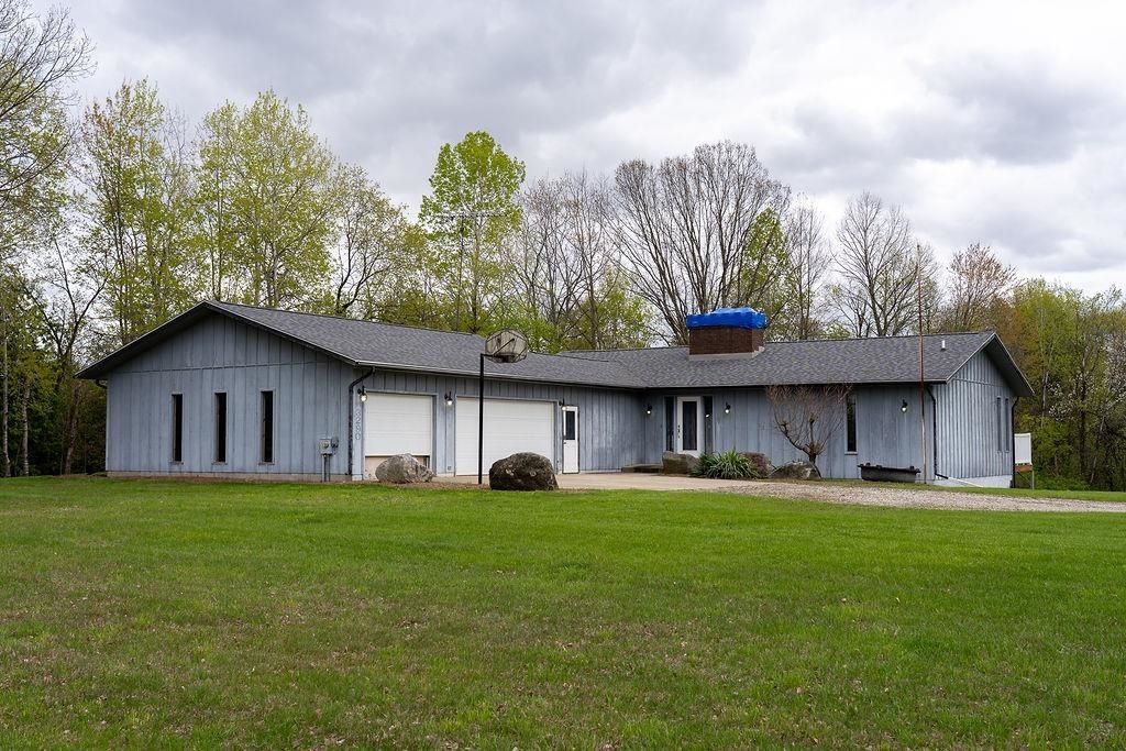 3290 E River, Union charter township