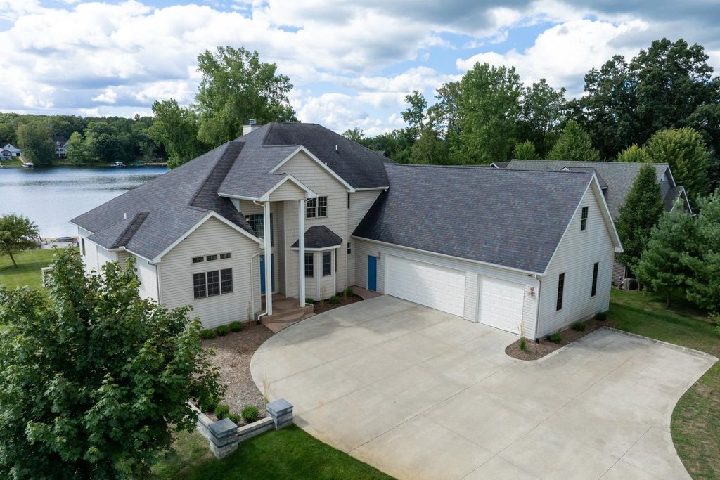 1107 Bundy, Broomfield township