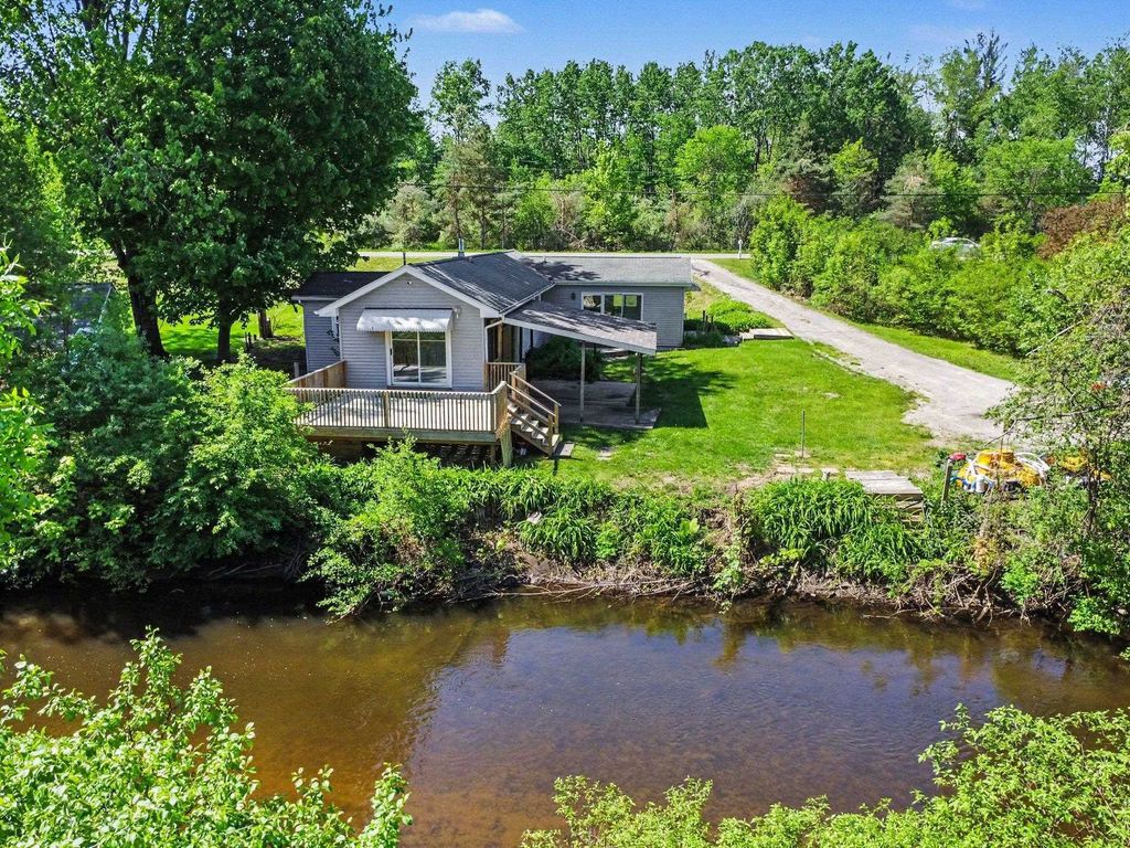 2457 E Ludington, Grant township