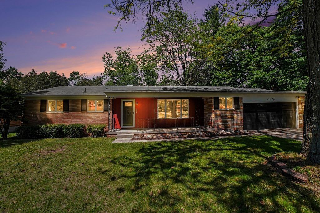 2071 E Ludington Ave, Grant township
