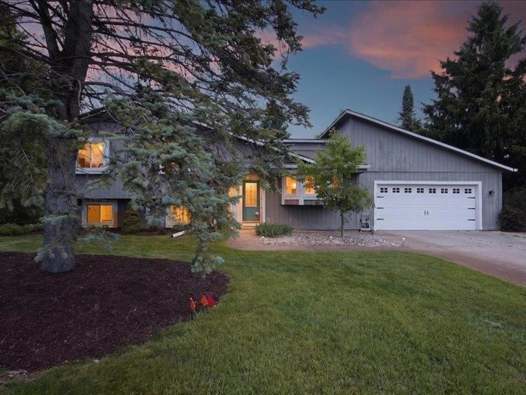 1505 Commerce Pines, Unknown City