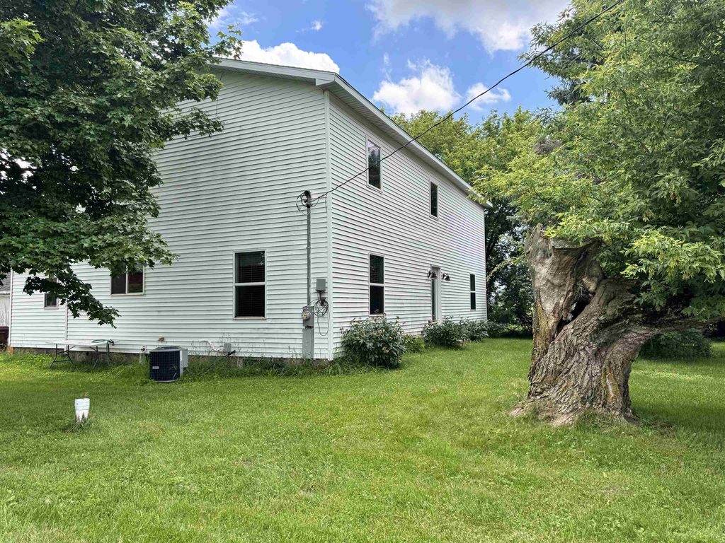 8611 S Wise, Coe township