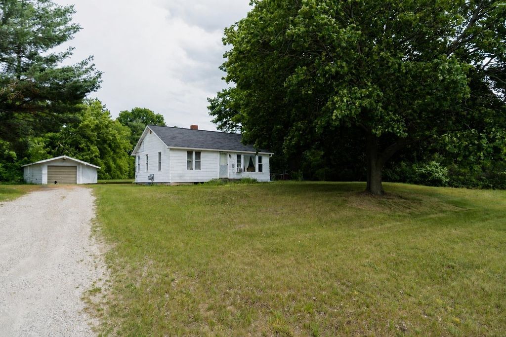 8196 Ludington, Garfield township