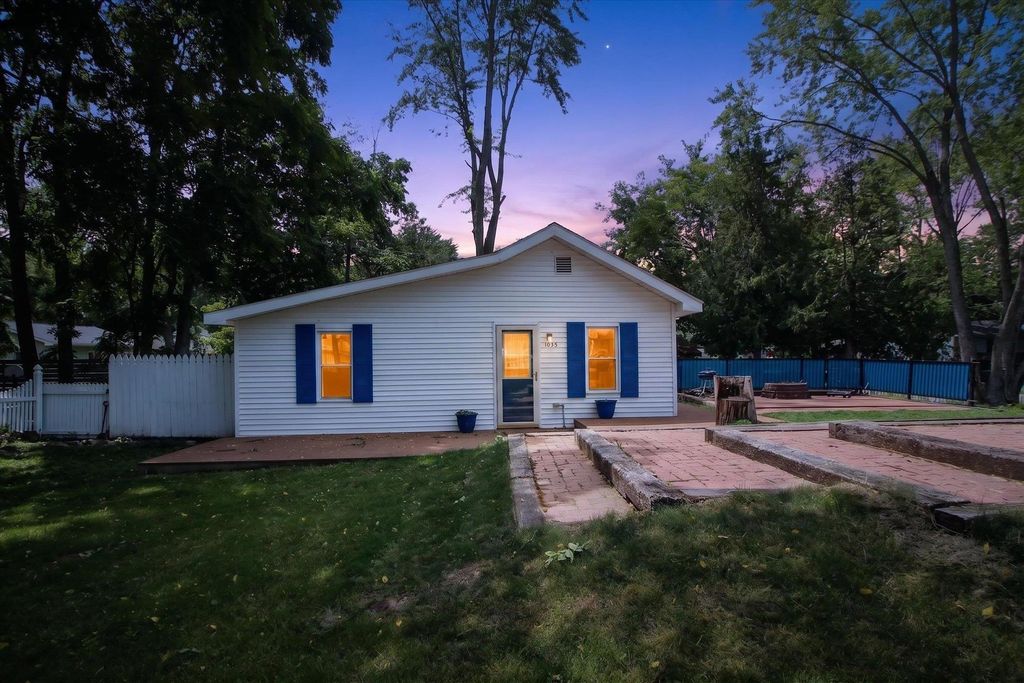 1035 Fairview, Alma city