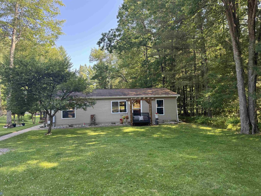 1816 Onondaga, Churchill township