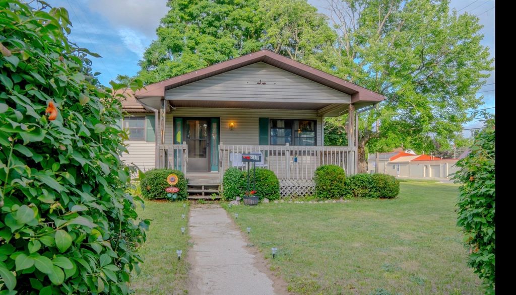 712 W Division, Cadillac city