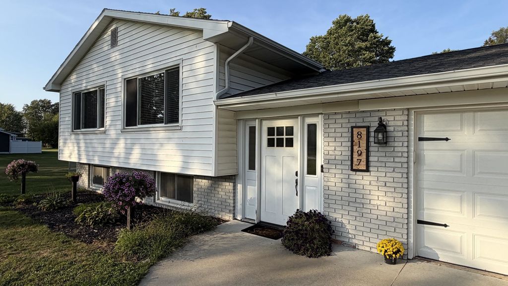 8197 S Federal, Coe township